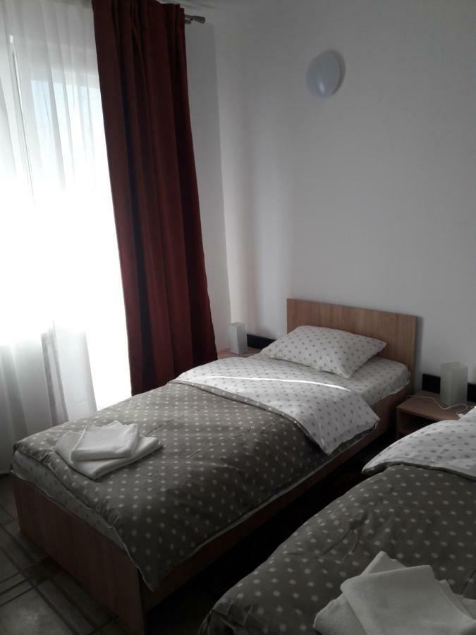 Ferienwohnung Cazare Neu-Arad Autostrada Exterior foto