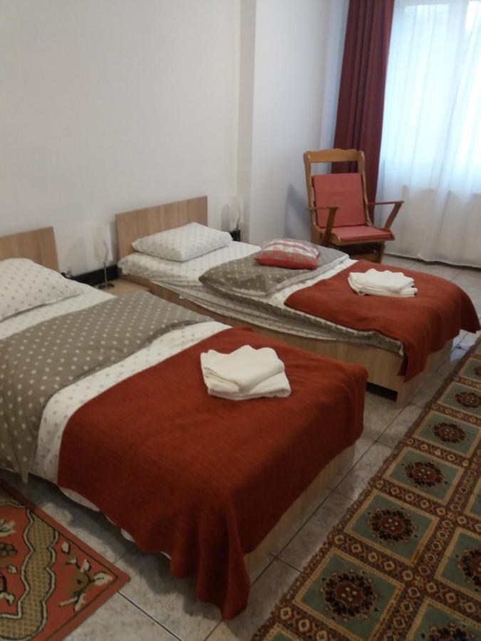 Ferienwohnung Cazare Neu-Arad Autostrada Exterior foto