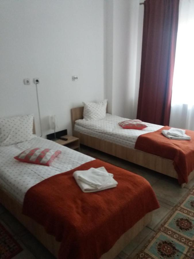 Ferienwohnung Cazare Neu-Arad Autostrada Exterior foto